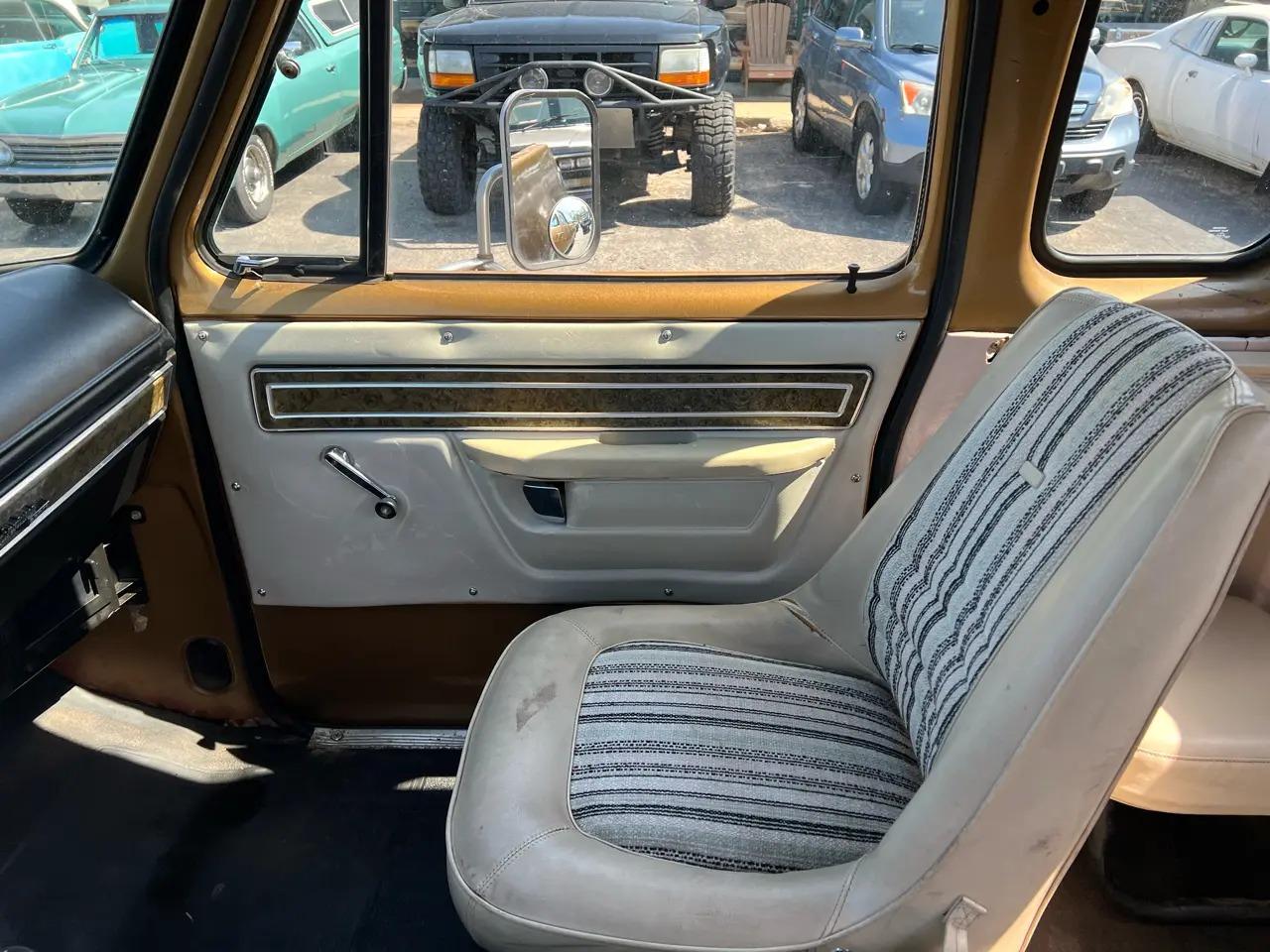 1976 Dodge W200 Club Cab Adventurer