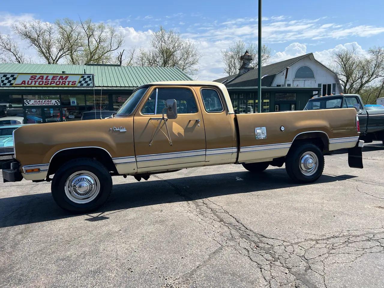 1976 Dodge W200 Club Cab Adventurer