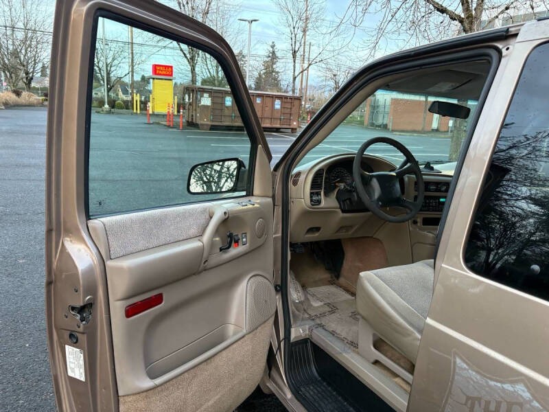 2003 Chevrolet Astro LT