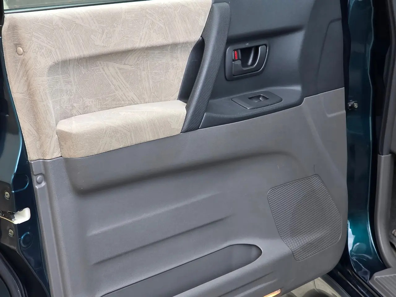 1999 Mitsubishi Pajero Exceed