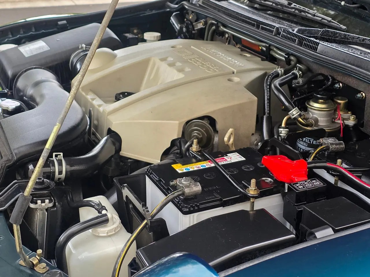 1999 Mitsubishi Pajero Exceed