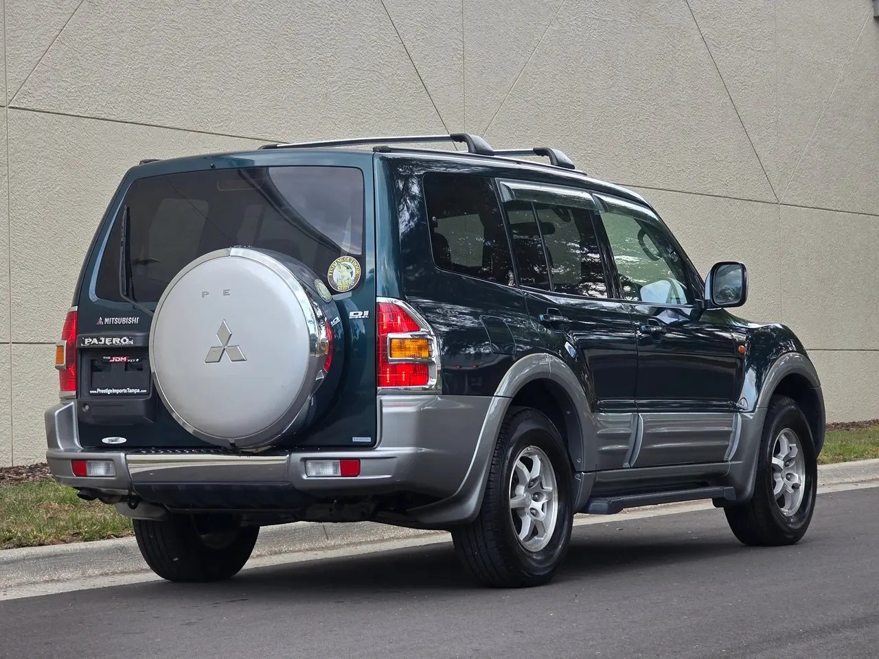 1999 Mitsubishi Pajero Exceed