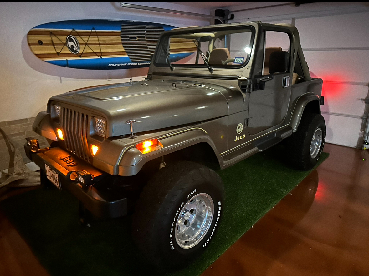 1989 Jeep Wrangler Sahara - 3