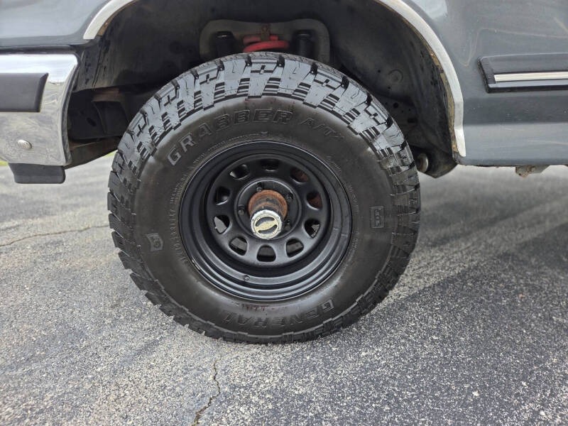 30k-Mile 1990 Ford F-150 XLT Lariat