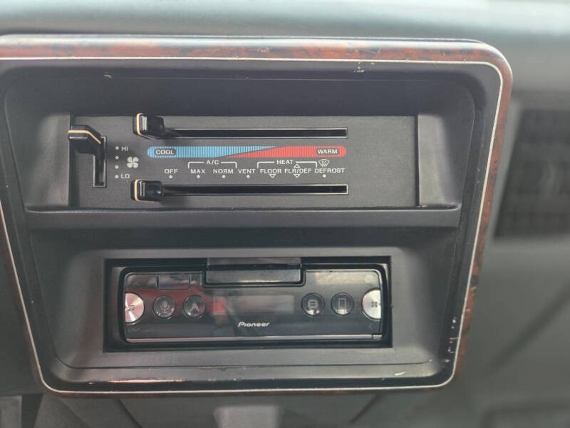 30k-Mile 1990 Ford F-150 XLT Lariat