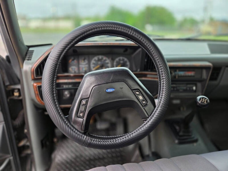 30k-Mile 1990 Ford F-150 XLT Lariat