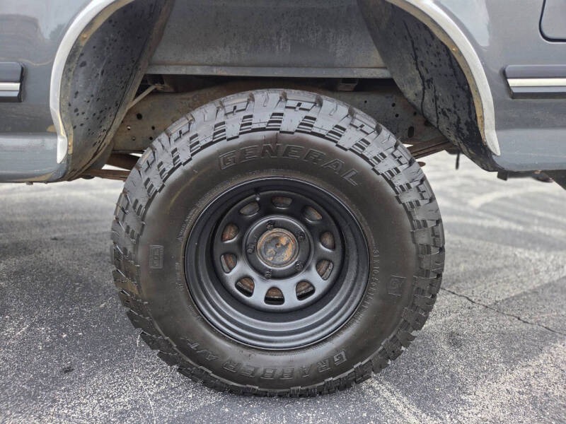 30k-Mile 1990 Ford F-150 XLT Lariat