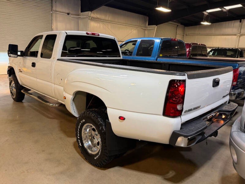 2003 Chevrolet Silverado 3500 LS - 2
