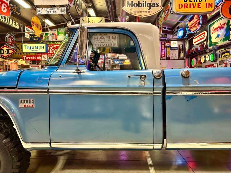 1970 Dodge D200 Adventurer Pickup
