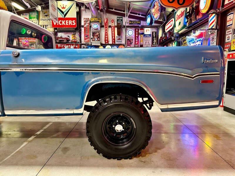 1970 Dodge D200 Adventurer Pickup
