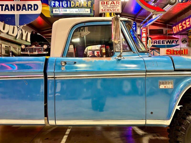 1970 Dodge D200 Adventurer Pickup