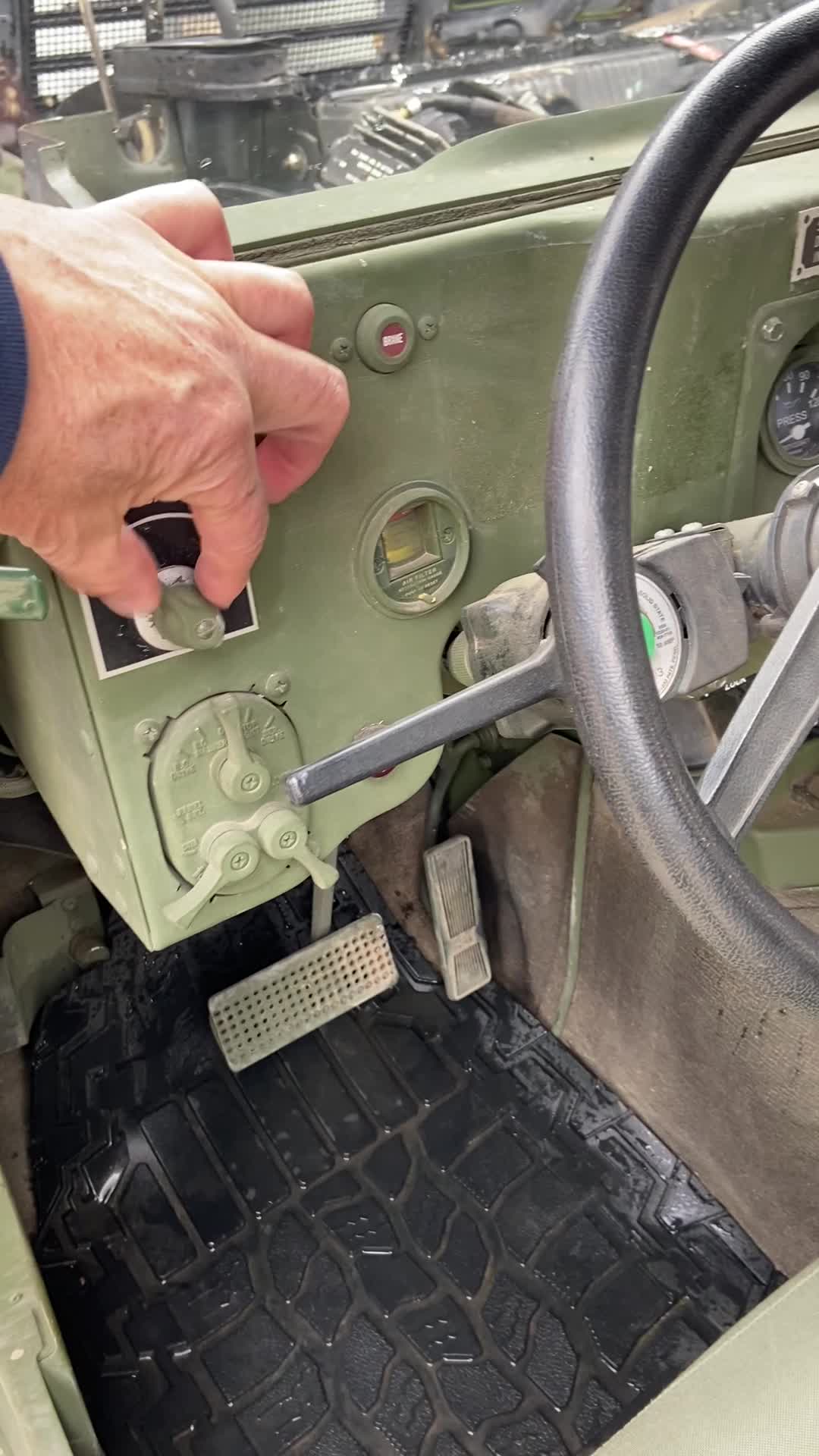 2004 AM General HMMWV M1097A2