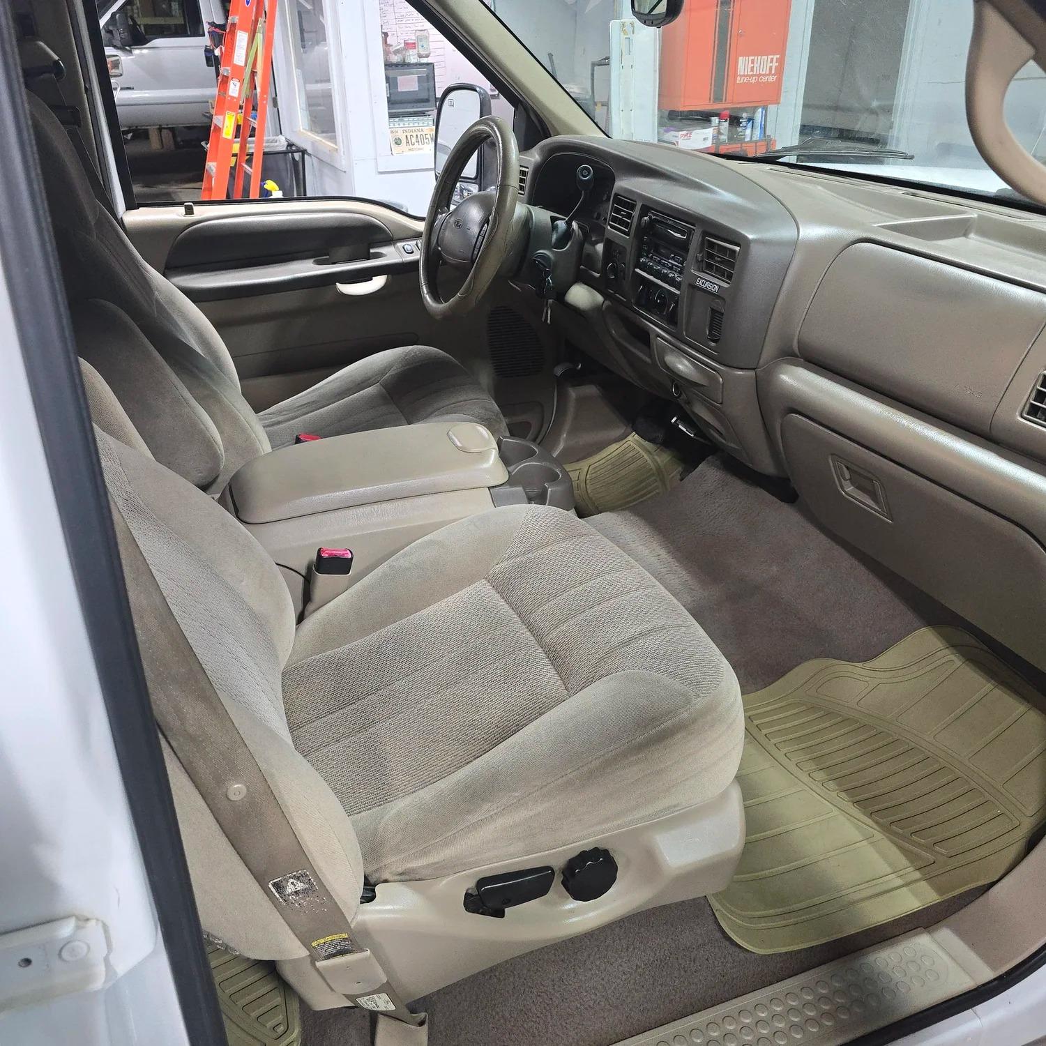 2000 Ford Excursion XLT
