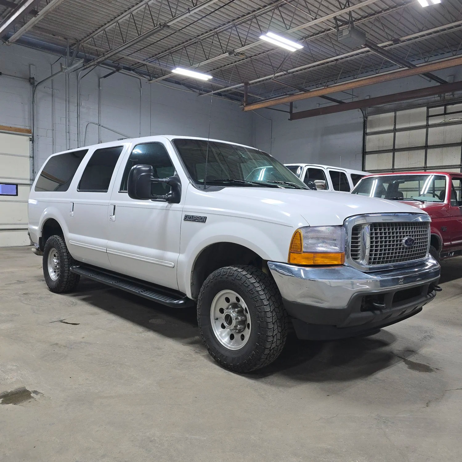 2000 Ford Excursion XLT - 4