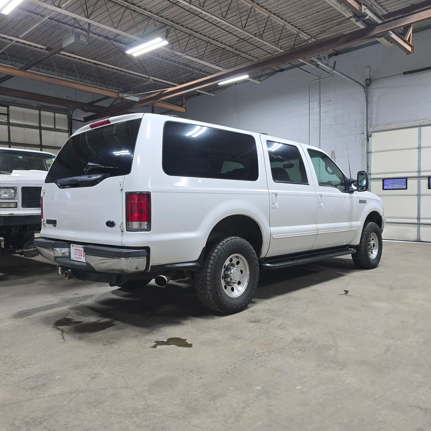 2000 Ford Excursion XLT - 3