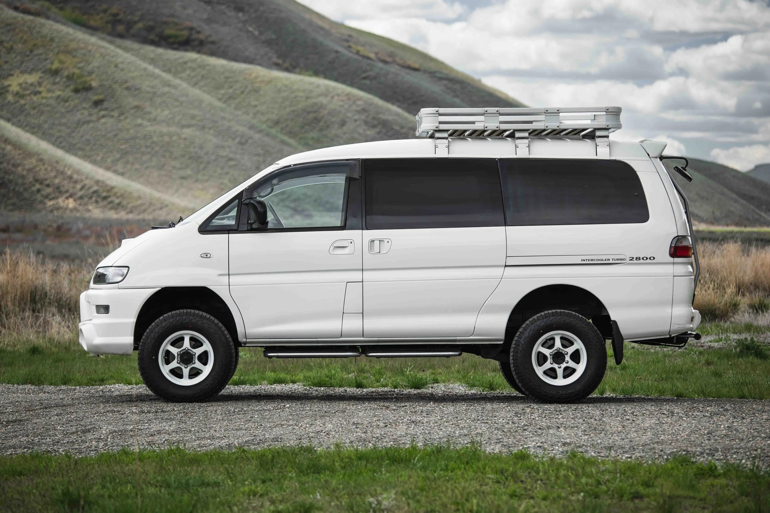 1998 Mitsubishi Delica L400 Space Gear XR Active Field - 2