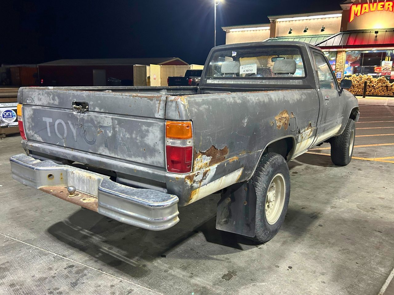 1985 Toyota Pickup - 4