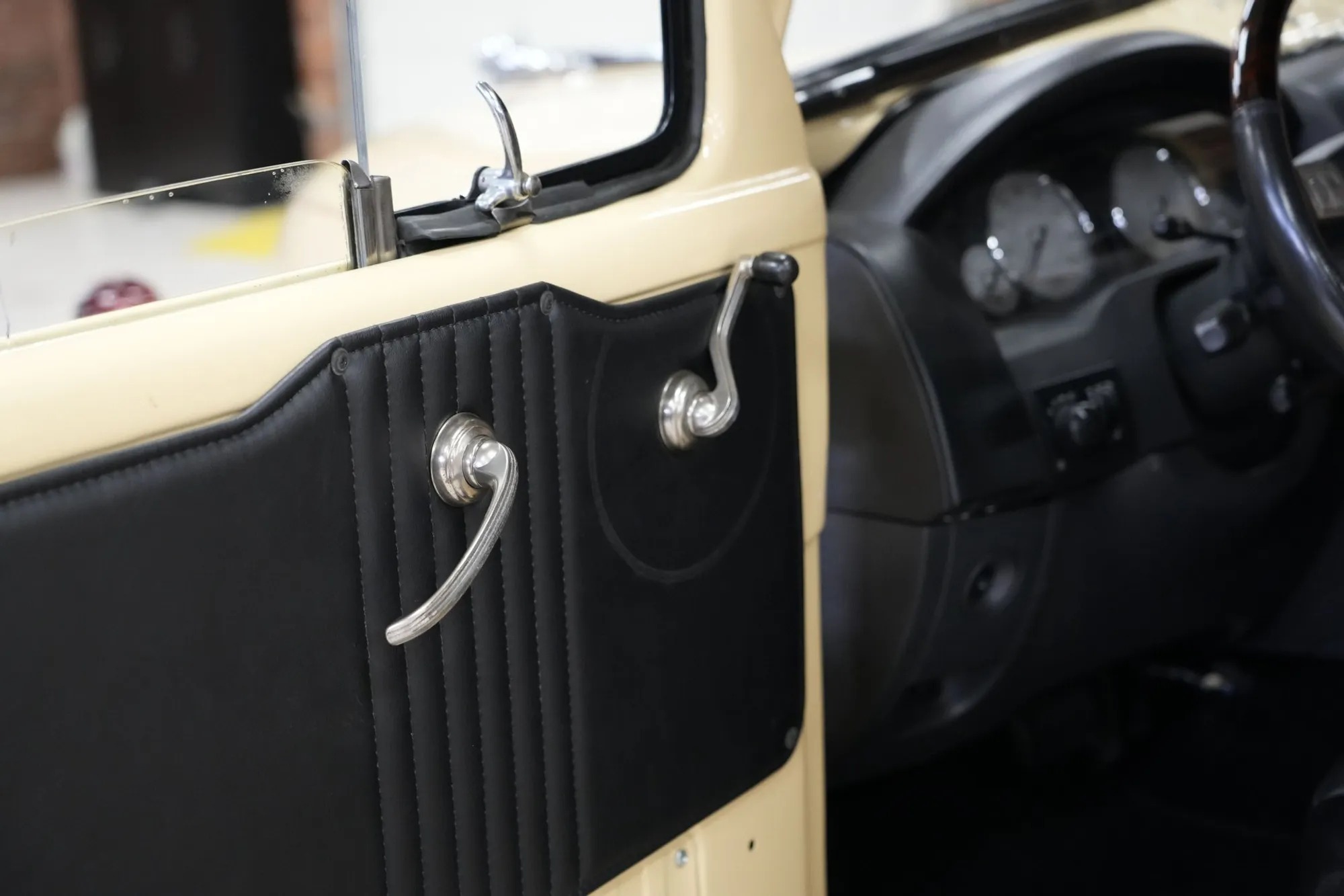 HEMI-Powered 1950 Dodge B-2