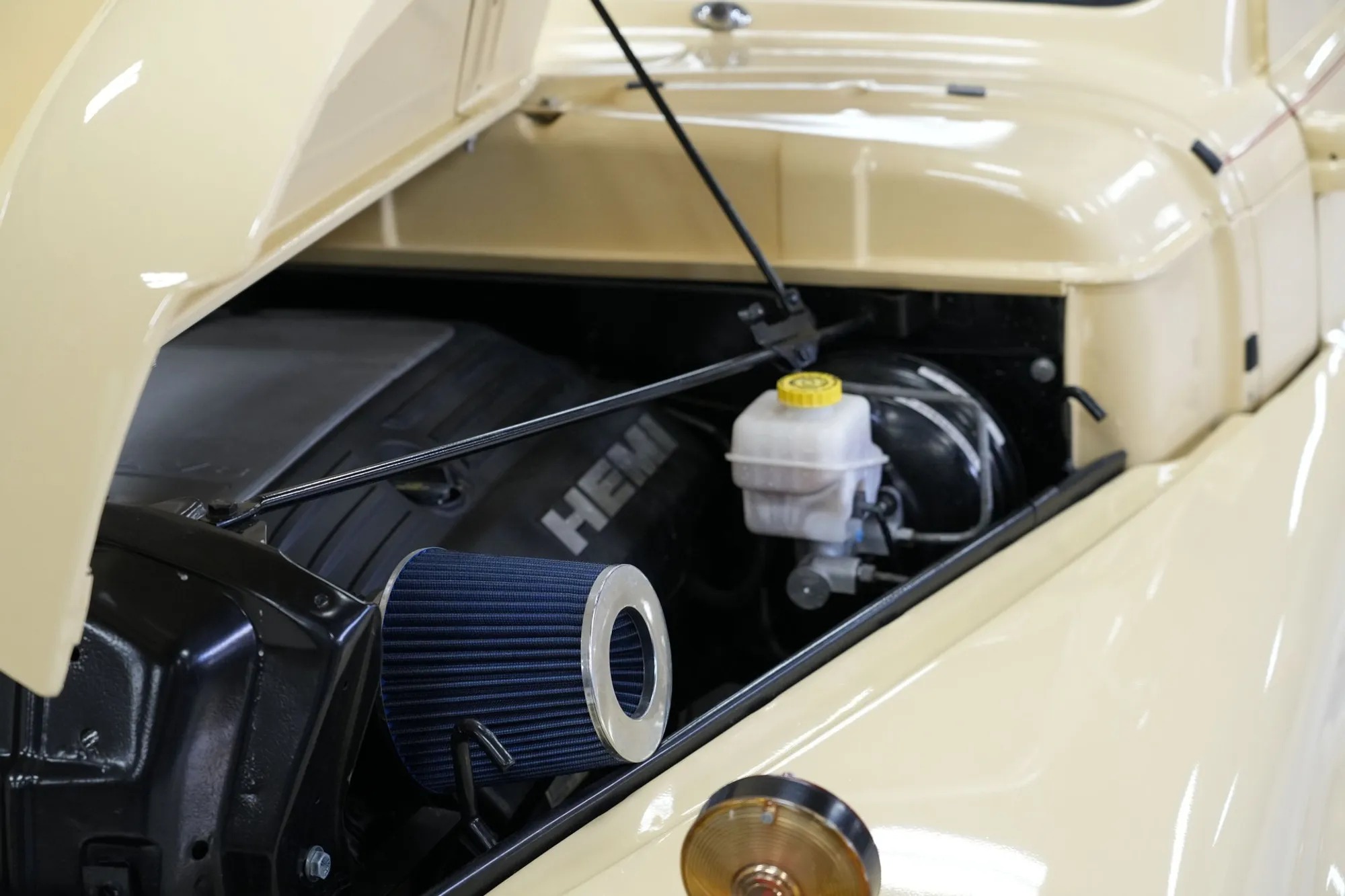 HEMI-Powered 1950 Dodge B-2