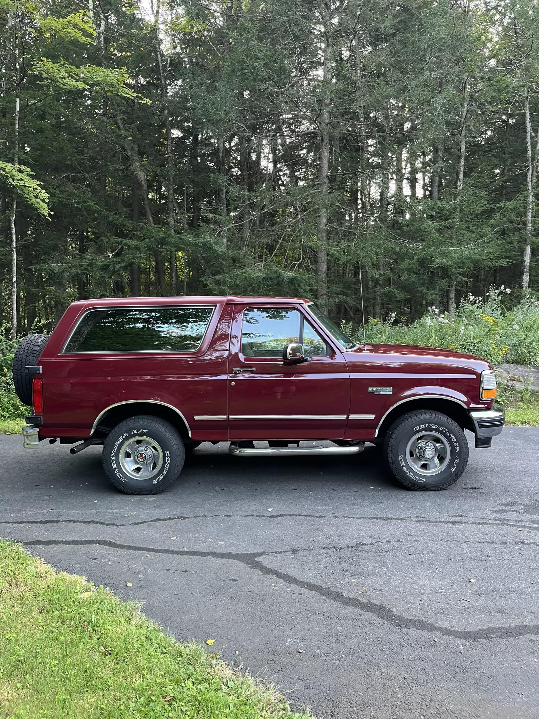 1993 Ford Bronco XLT - 2