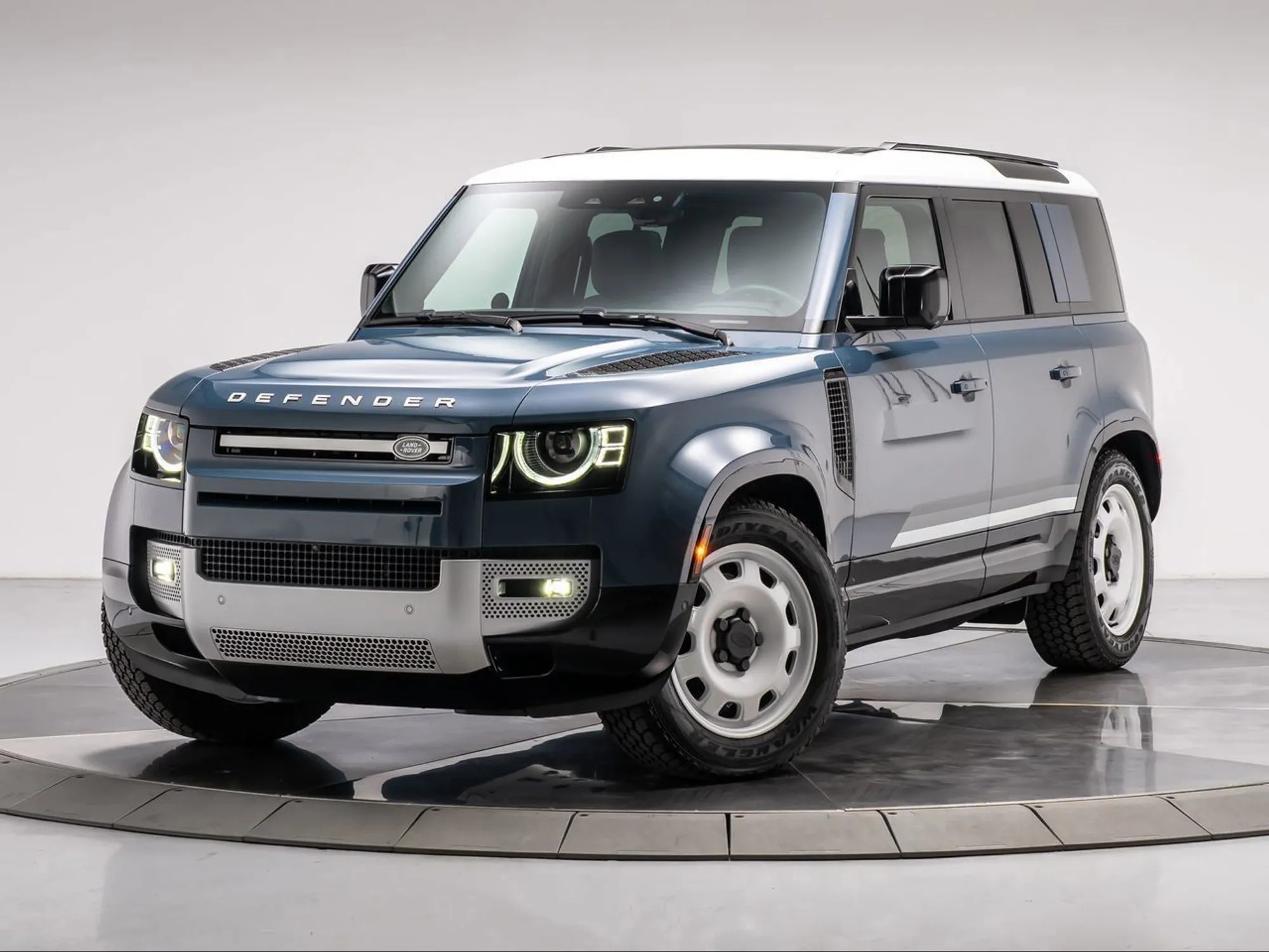  Land Rover Defender