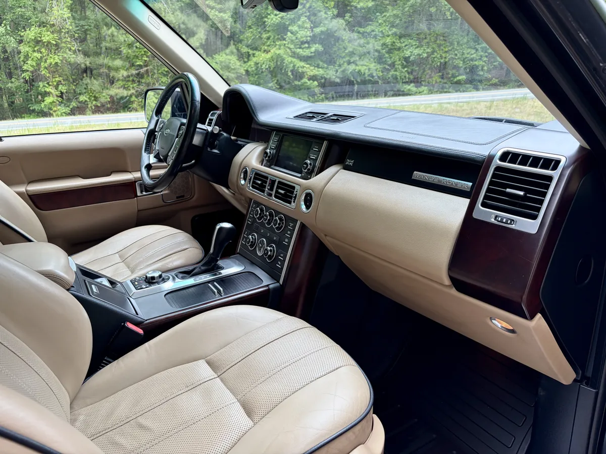 2011 Land Rover Range Rover HSE Luxury
