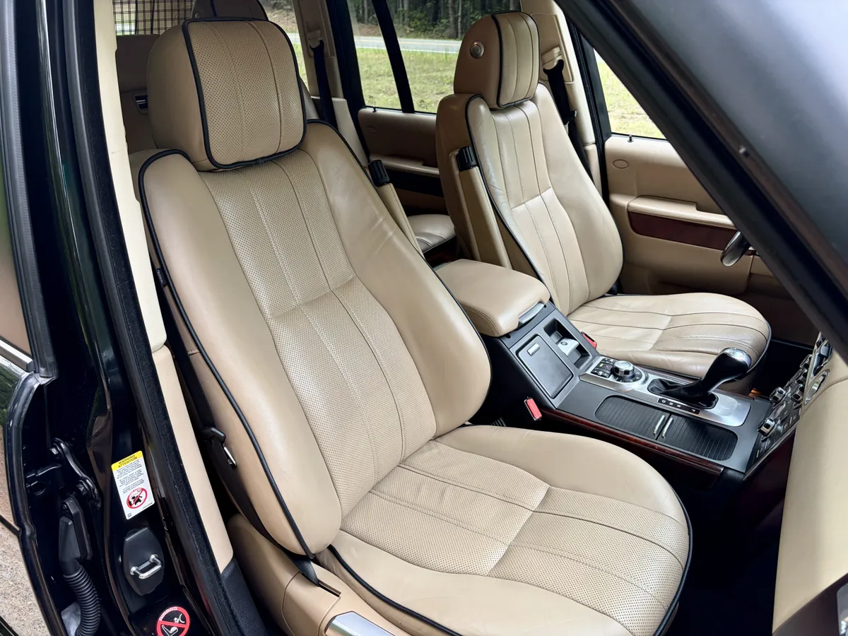 2011 Land Rover Range Rover HSE Luxury