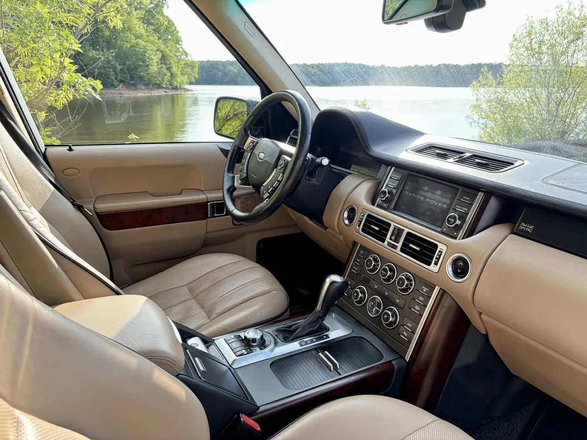 2011 Land Rover Range Rover HSE Luxury