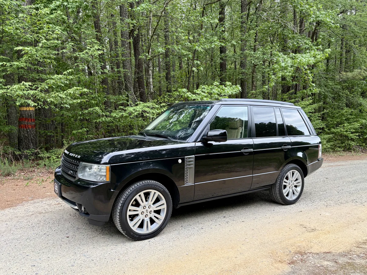2011 Land Rover Range Rover HSE Luxury - 3