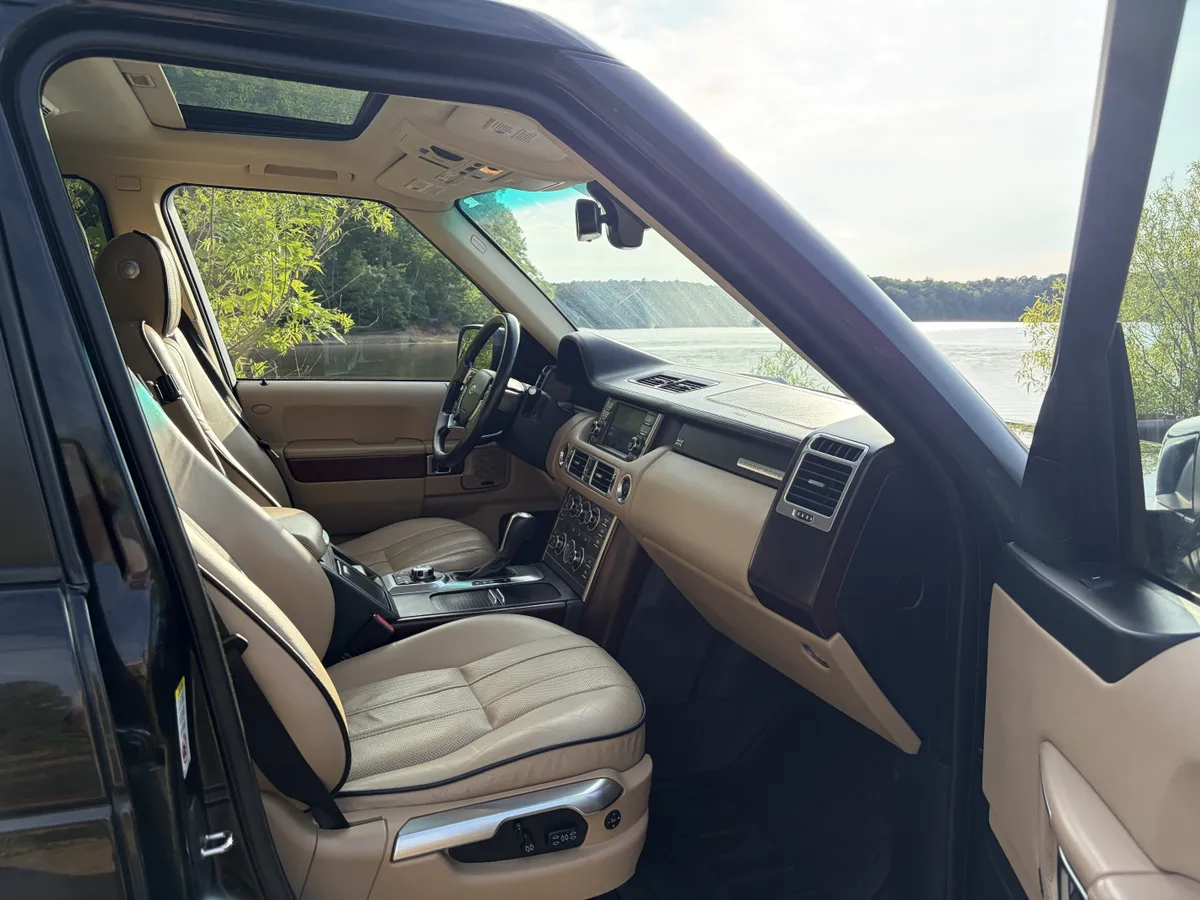 2011 Land Rover Range Rover HSE Luxury