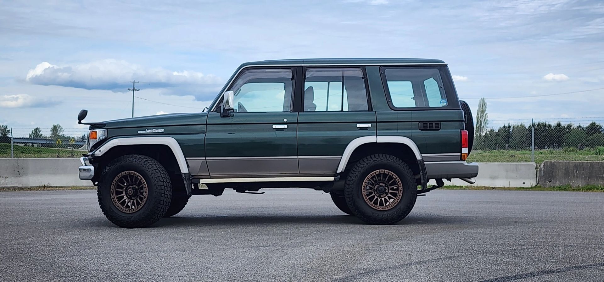 2000 Toyota Land Cruiser HZJ76 - 2