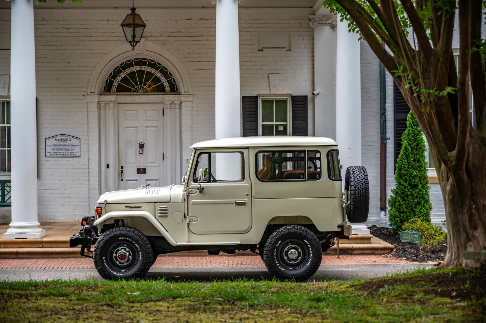 Restored 1980 Toyota Land Cruiser FJ40