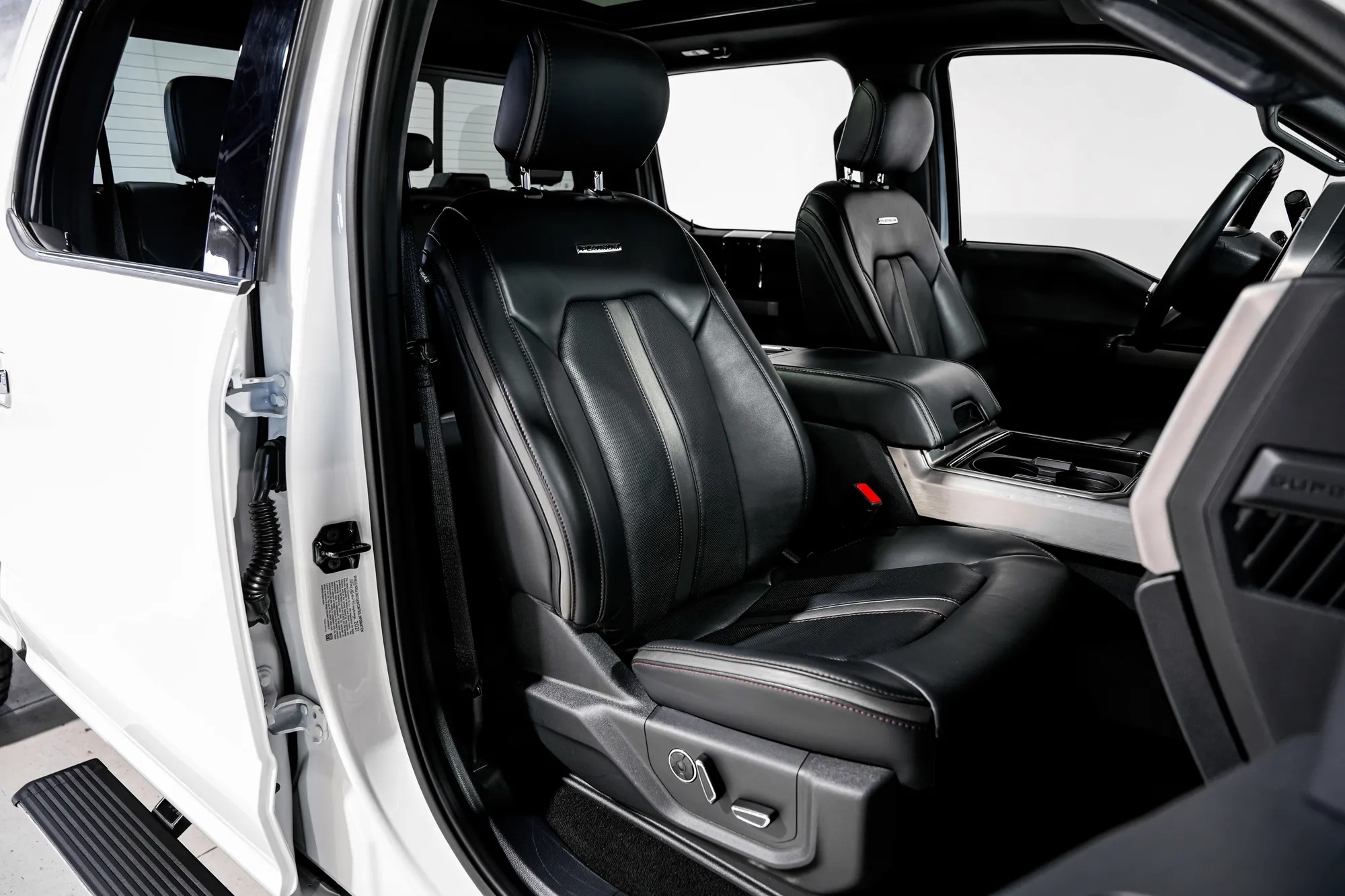 2022 Ford Super Duty F-350 Platinum