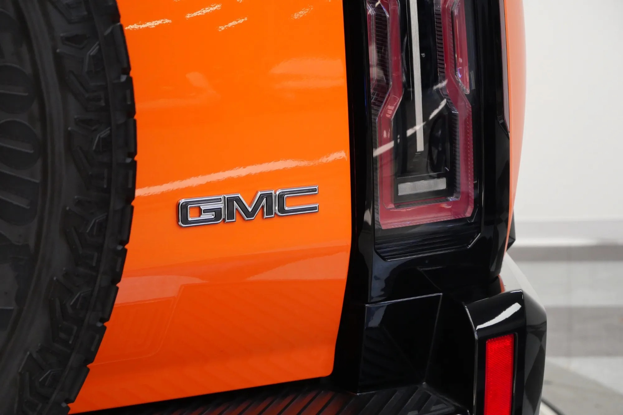 2024 GMC HUMMER EV