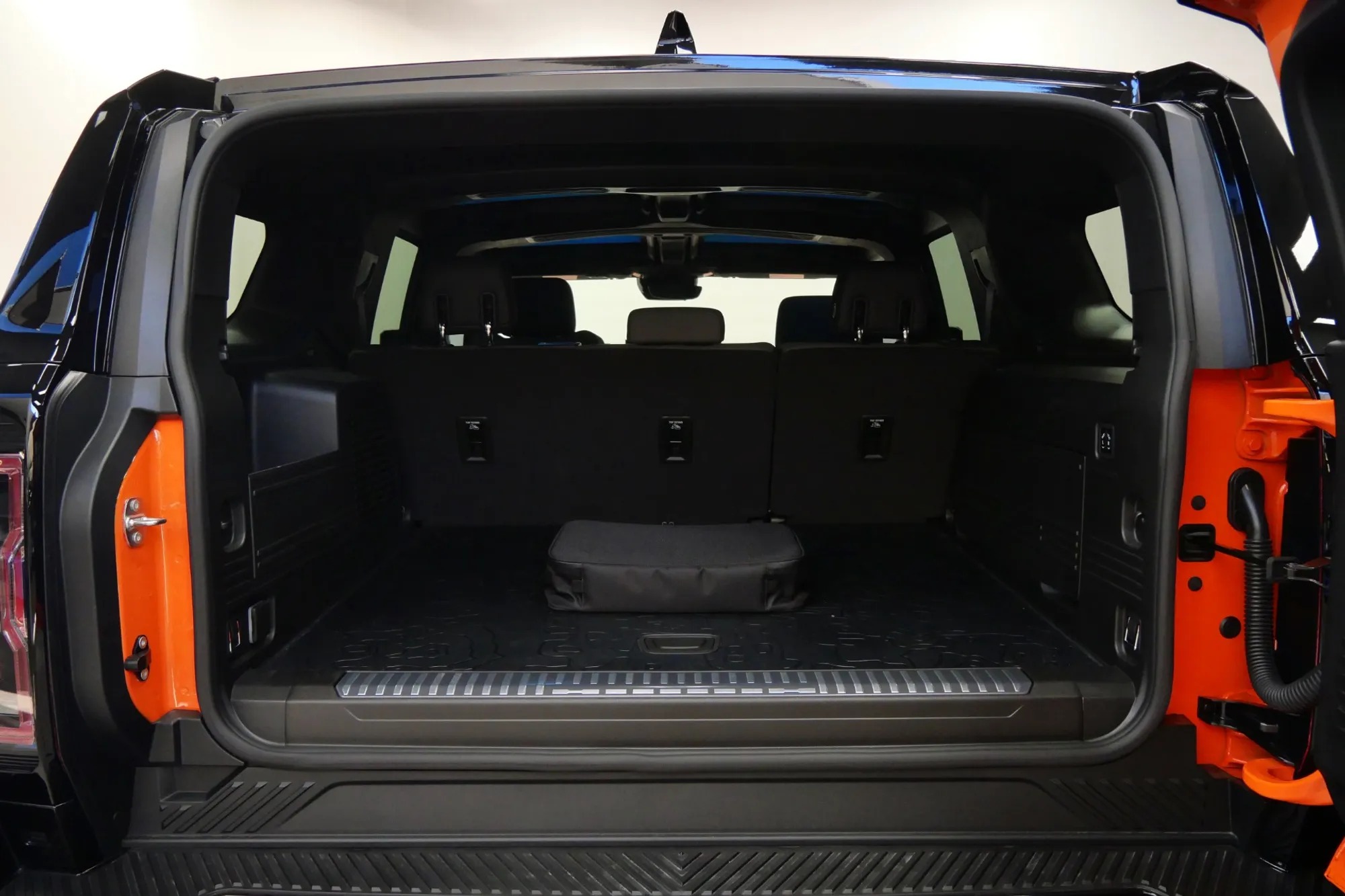 2024 GMC HUMMER EV