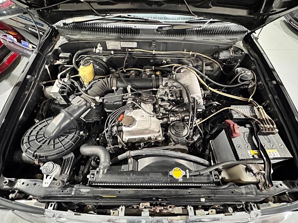 2000 Toyota Hilux