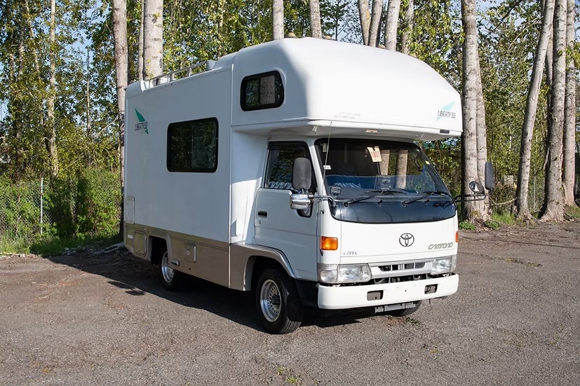1998 Toyota Camroad Liberty - 5