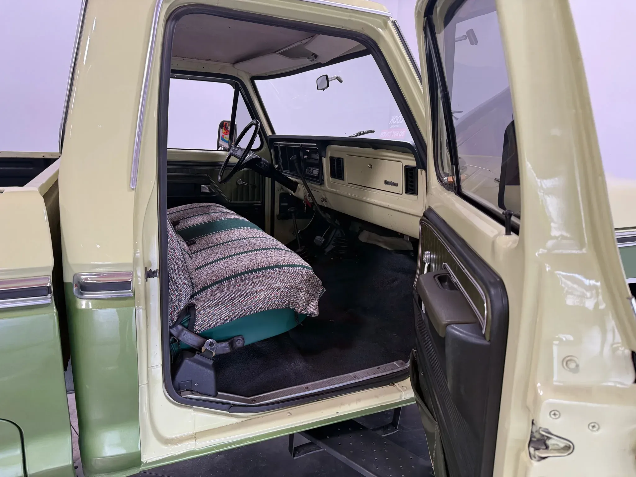 1976 Ford F-250 Camper Special