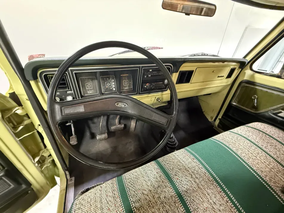 1976 Ford F-250 Camper Special