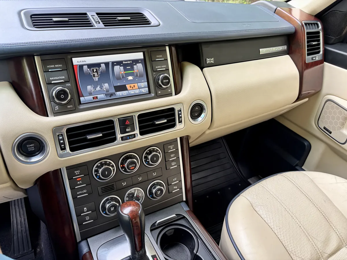2012 Land Rover Range Rover HSE Luxury