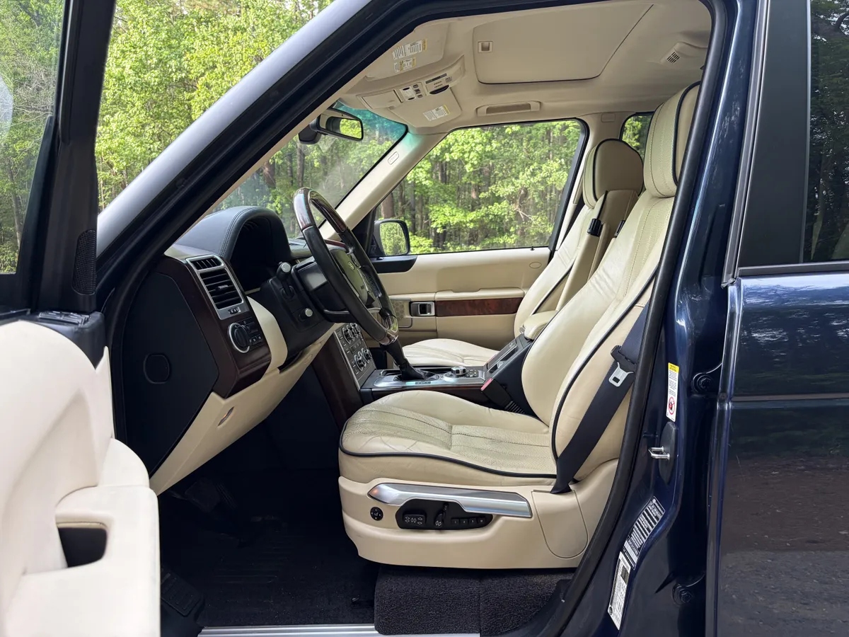 2012 Land Rover Range Rover HSE Luxury