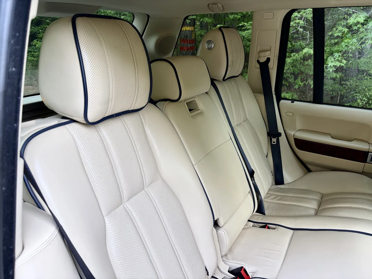 2012 Land Rover Range Rover HSE Luxury