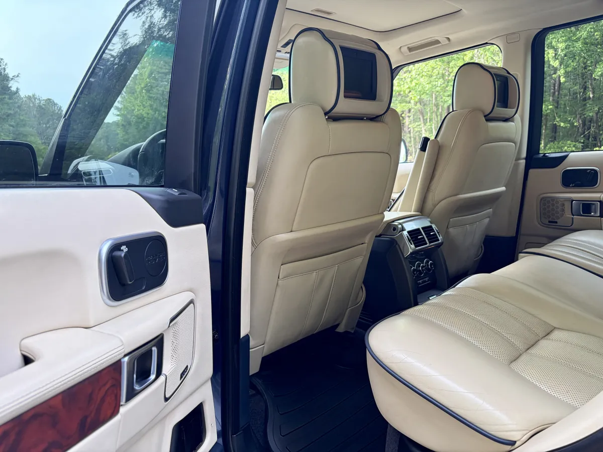 2012 Land Rover Range Rover HSE Luxury