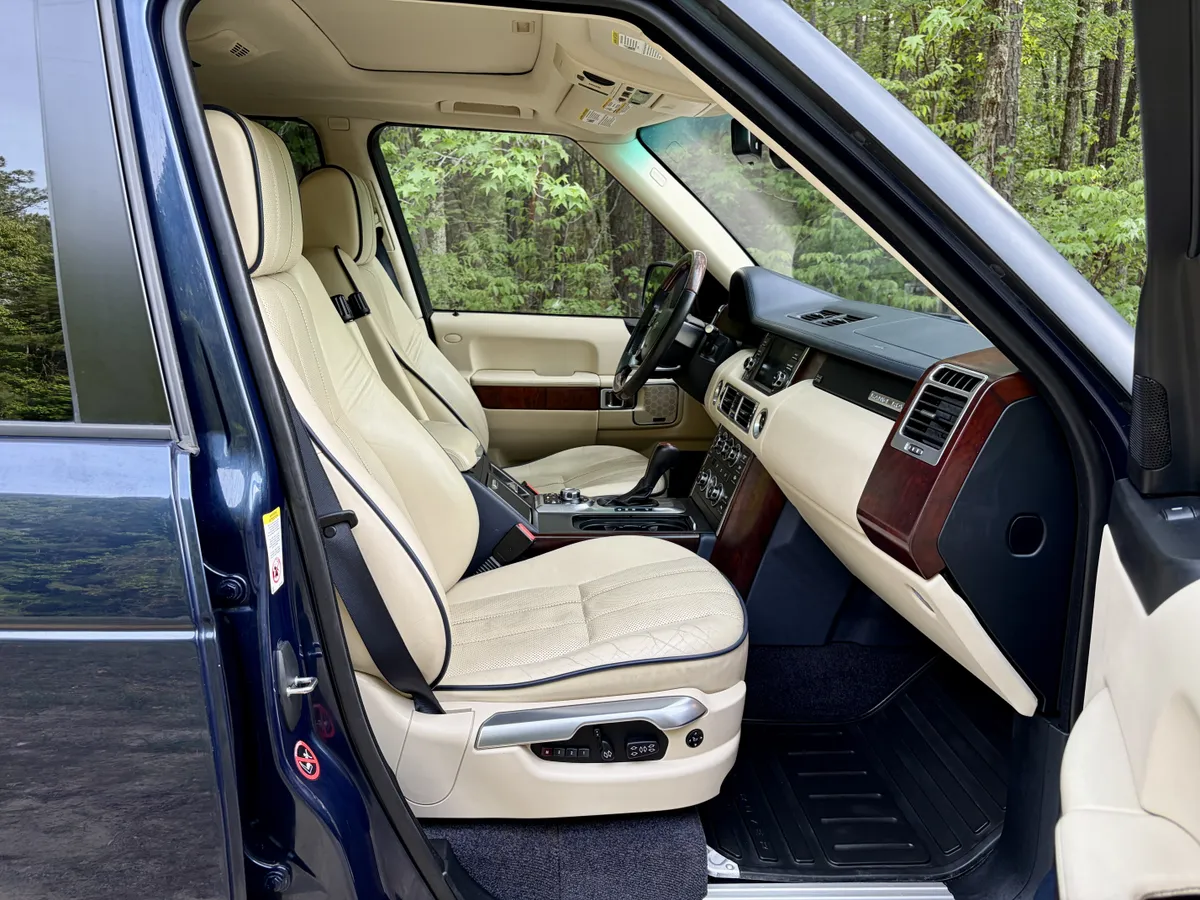 2012 Land Rover Range Rover HSE Luxury