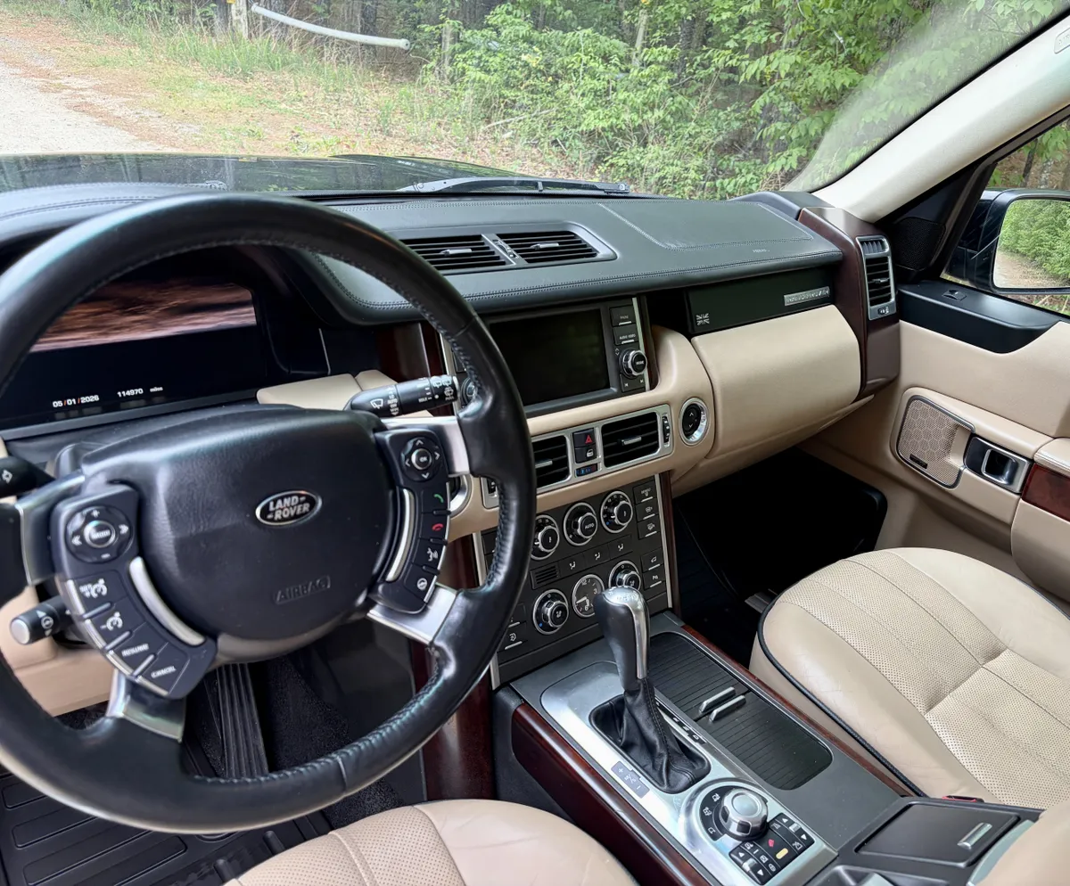 2011 Land Rover Range Rover HSE Lux