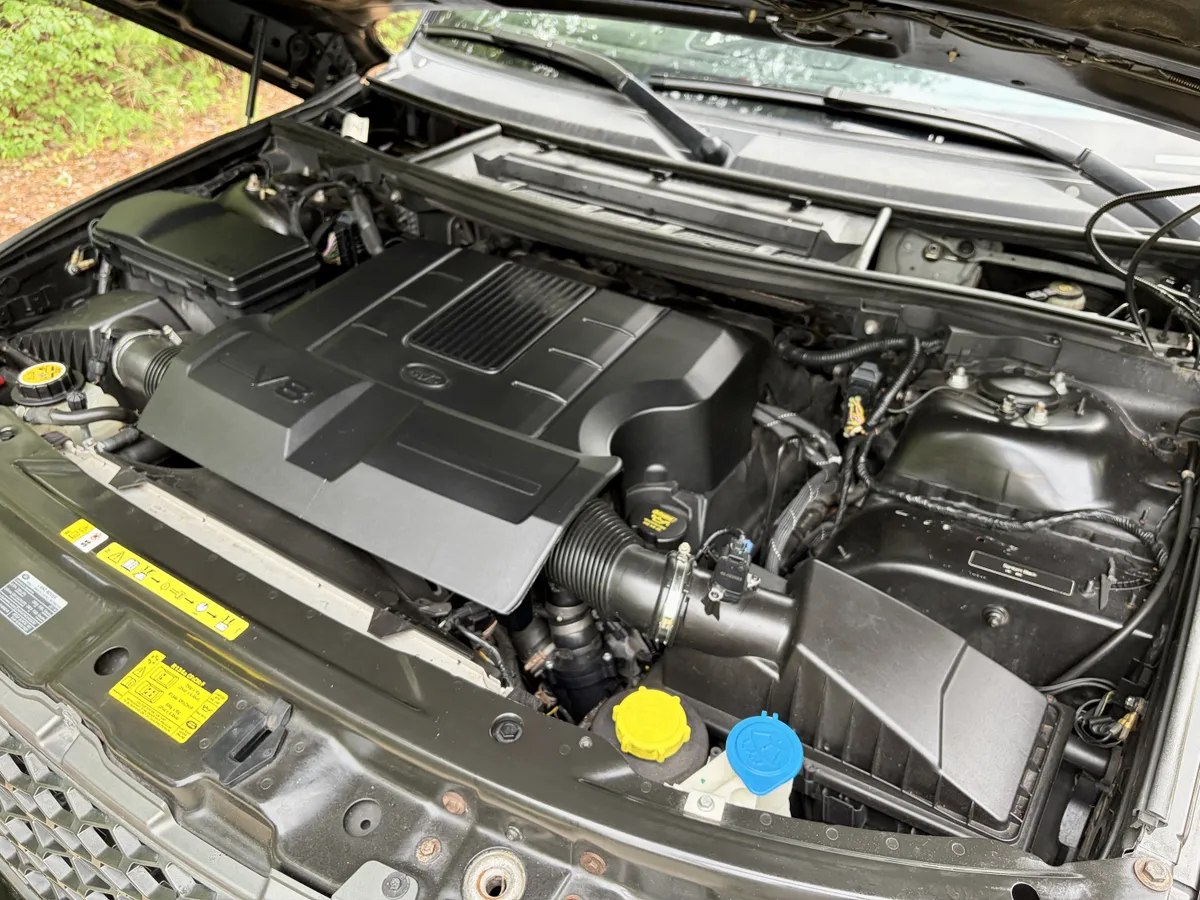 2011 Land Rover Range Rover HSE Lux