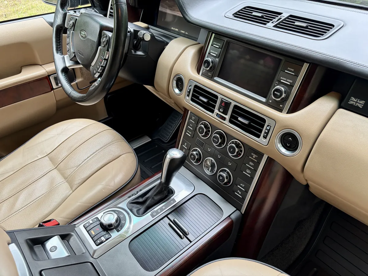 2011 Land Rover Range Rover HSE Lux