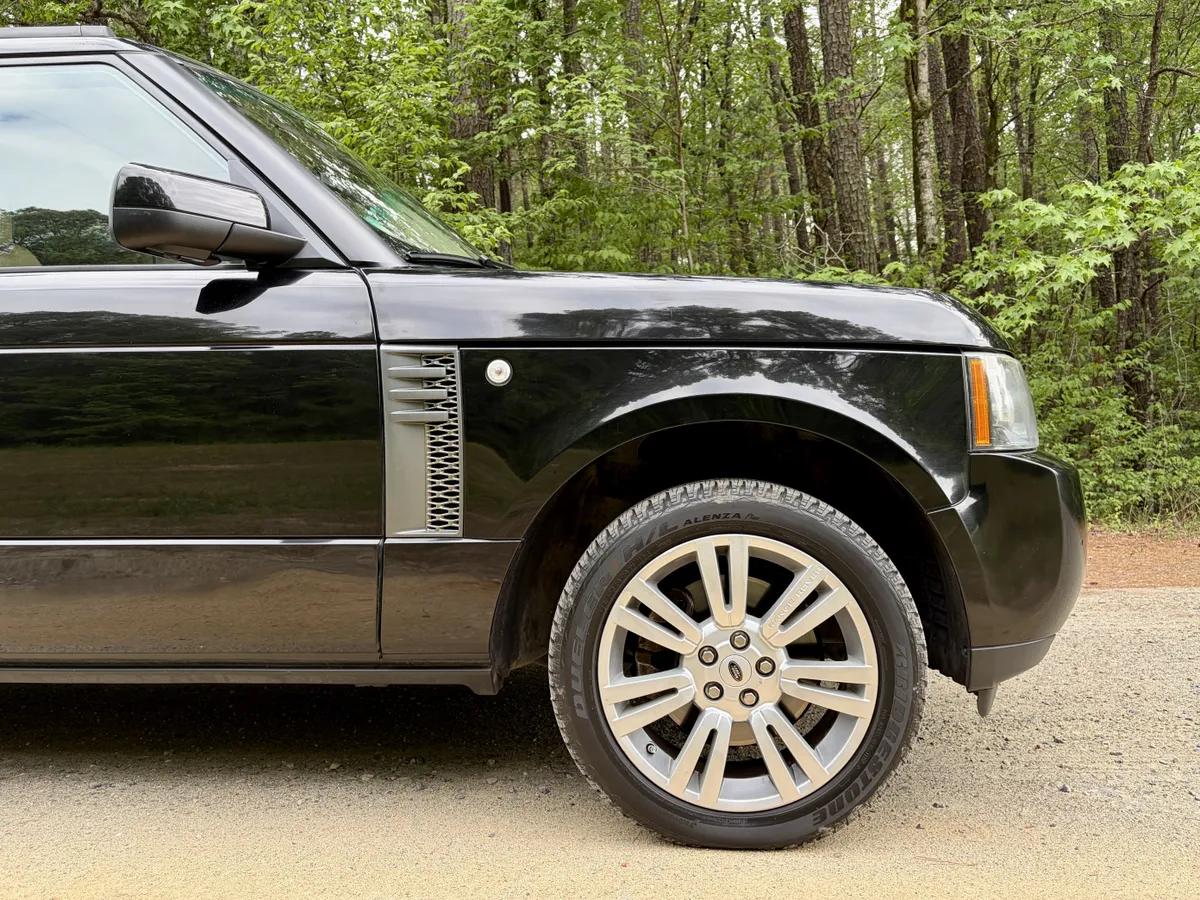 2011 Land Rover Range Rover HSE Lux