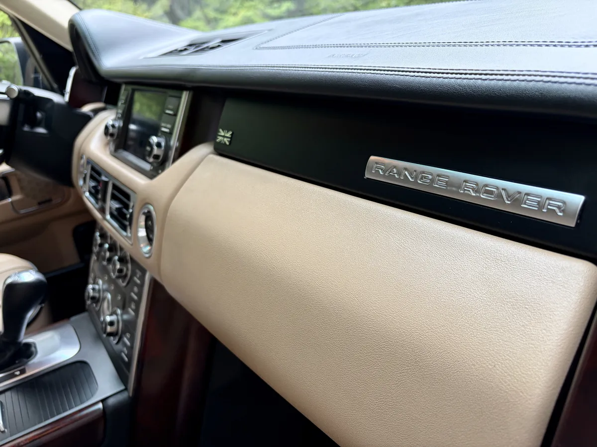 2011 Land Rover Range Rover HSE Lux