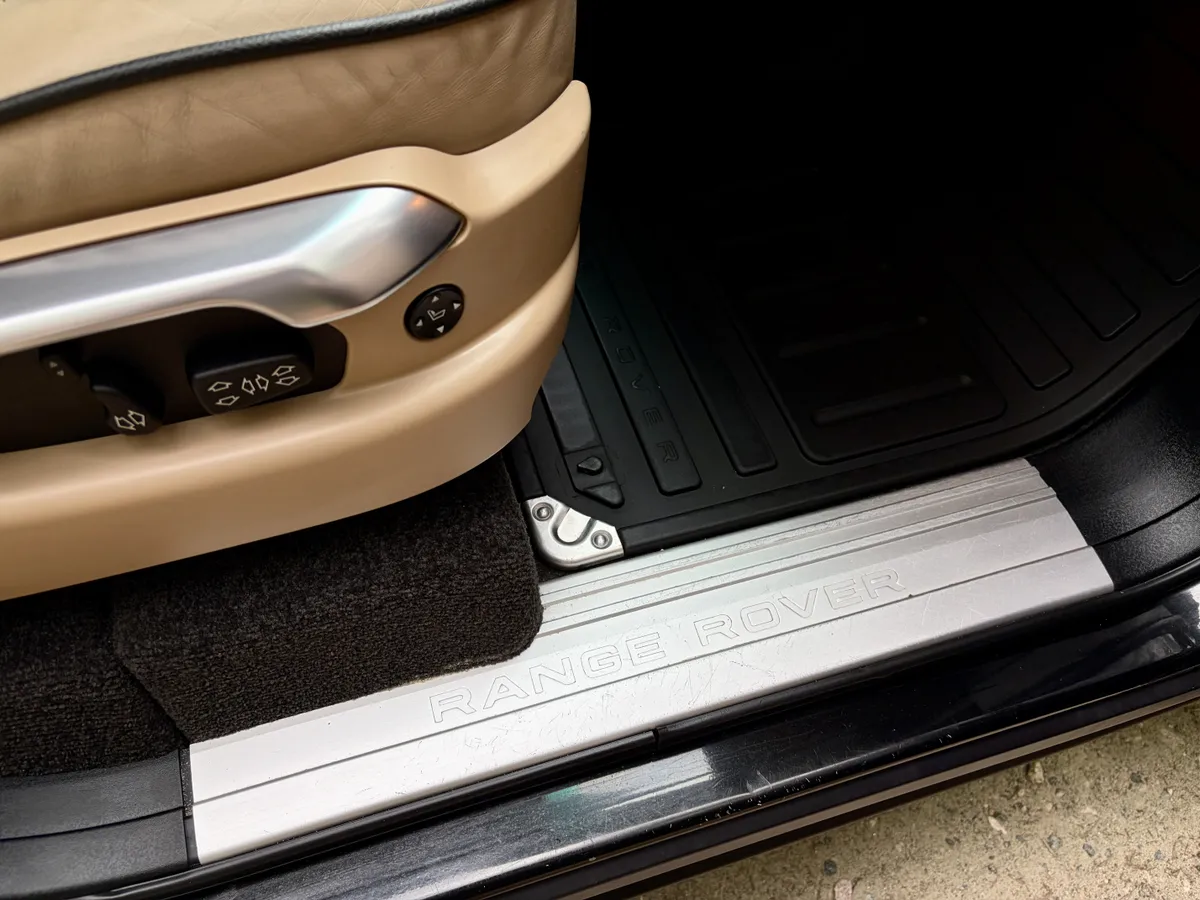 2011 Land Rover Range Rover HSE Lux
